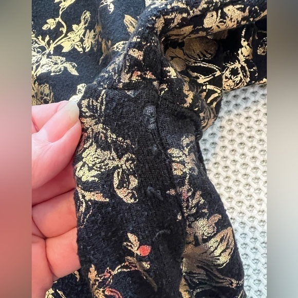 Wildfox Metallic Gold Foil Rose Pattern Print Black Crewneck Sweatshirt - Picture 7 of 16